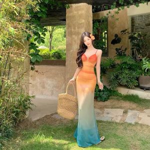 Graduated-color sunset pattern mesh strap dress